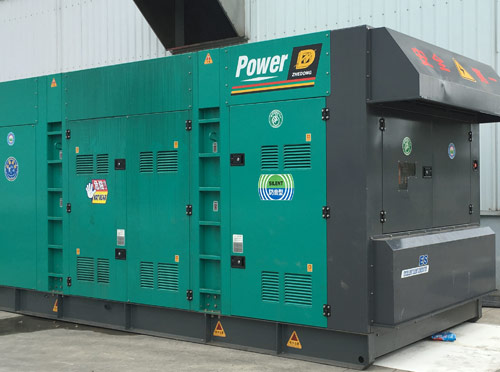 石柱升级发电机组的过程中需要注意哪些安全事项？