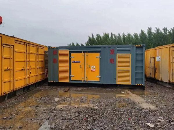 石柱柴油发电机如何判断干式空气滤清器是否需要更换？