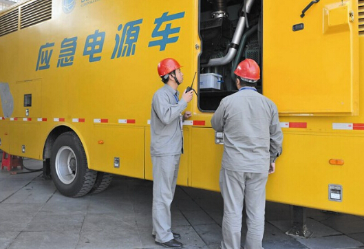 石柱如何清理被灰尘覆盖的机油散热器？